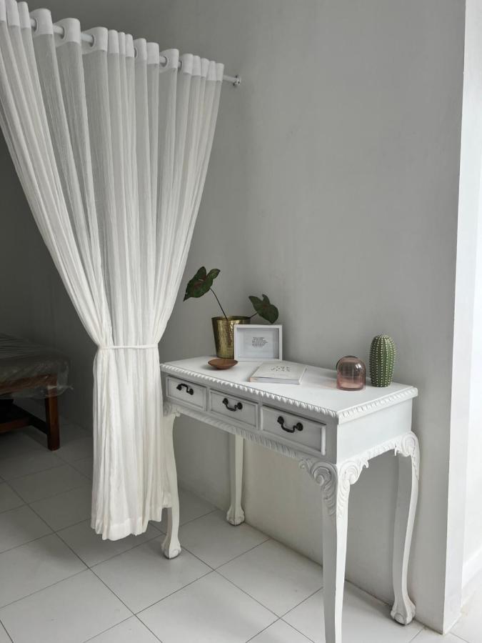 Hotel Naia Lombok à Kuta  Extérieur photo