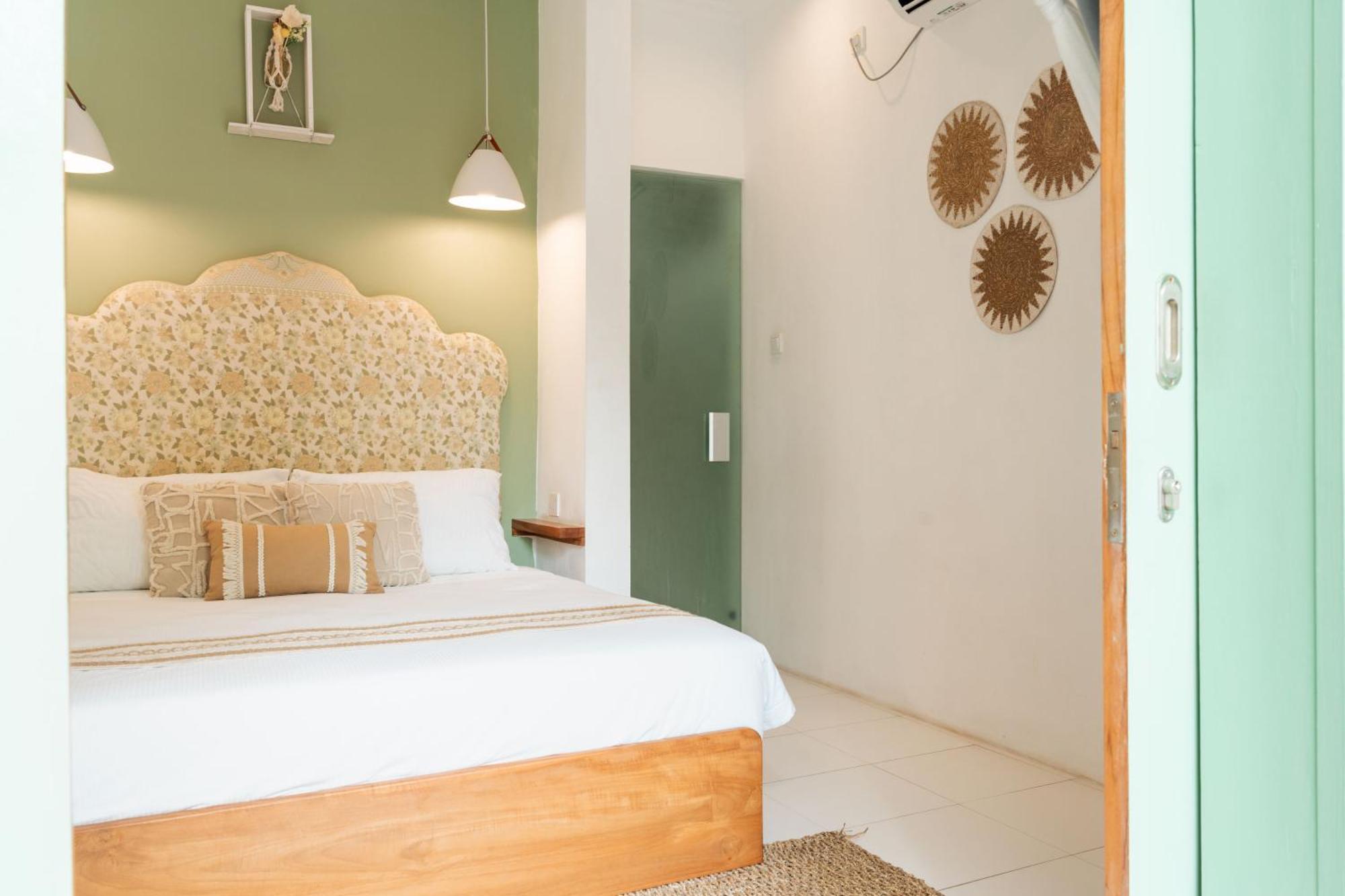 Hotel Naia Lombok à Kuta  Extérieur photo
