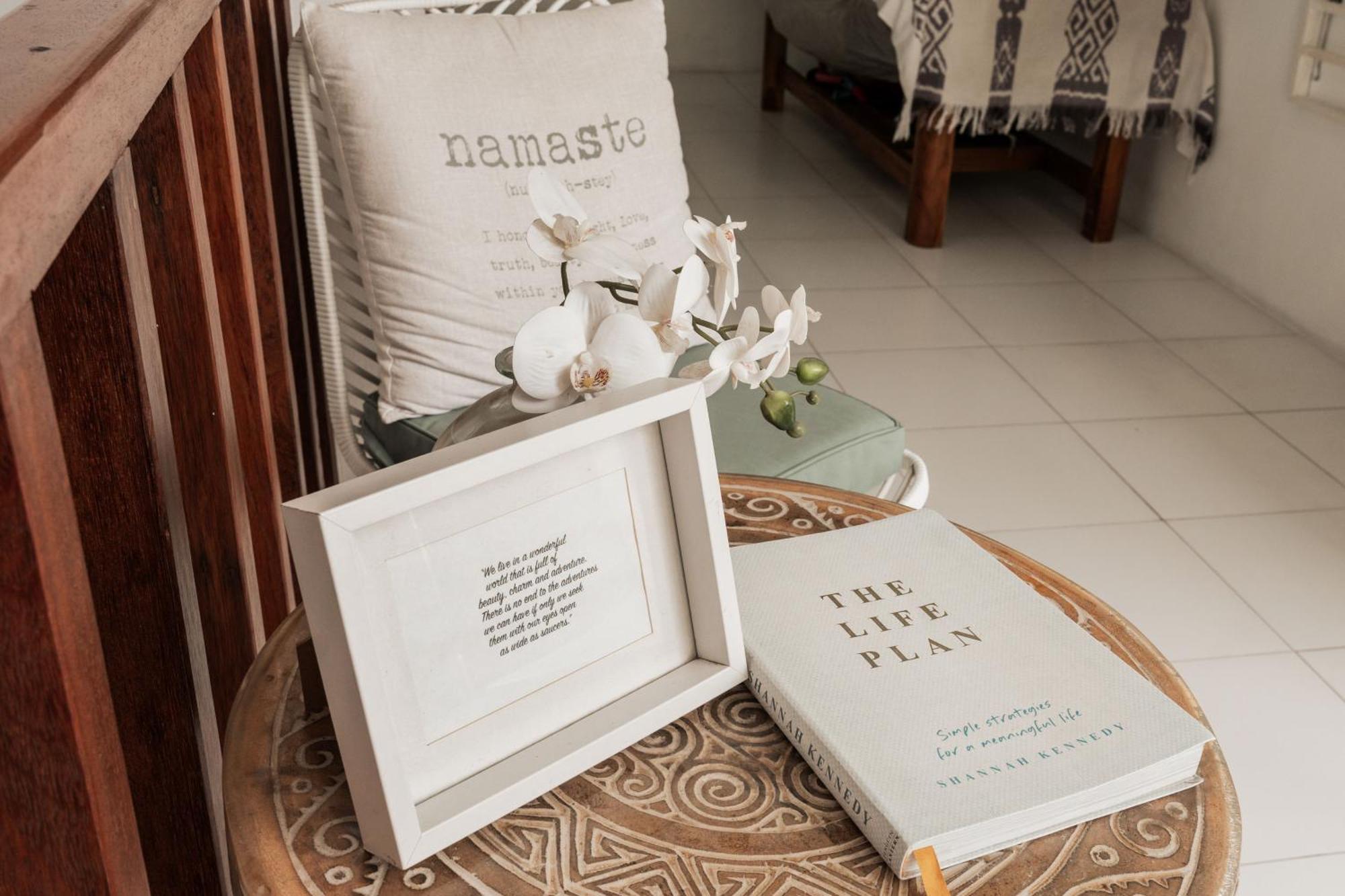 Hotel Naia Lombok à Kuta  Extérieur photo