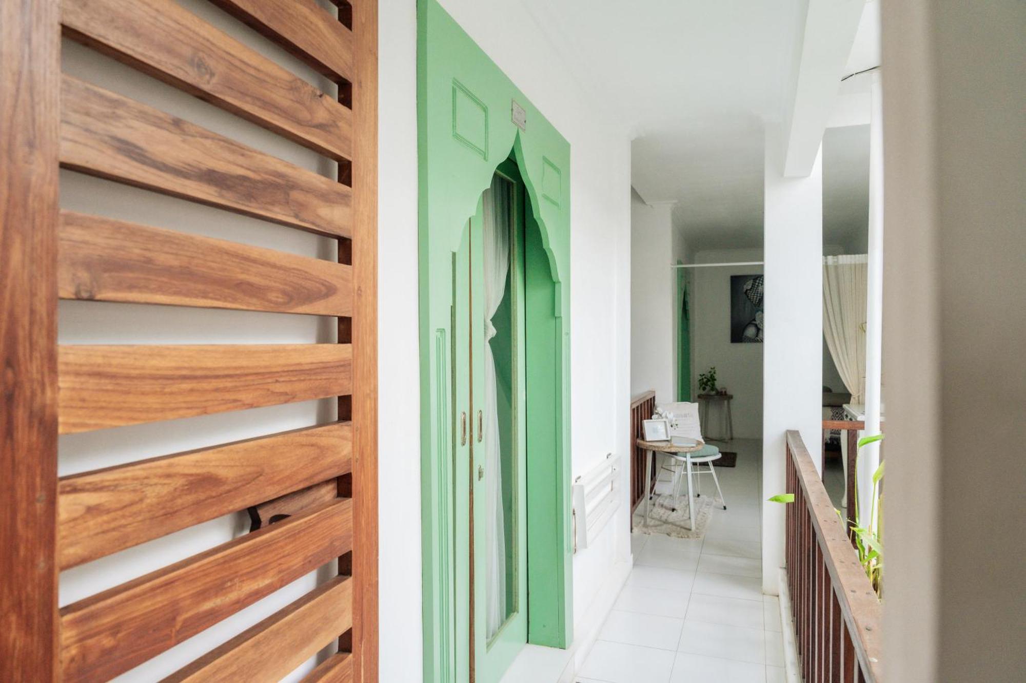 Hotel Naia Lombok à Kuta  Extérieur photo