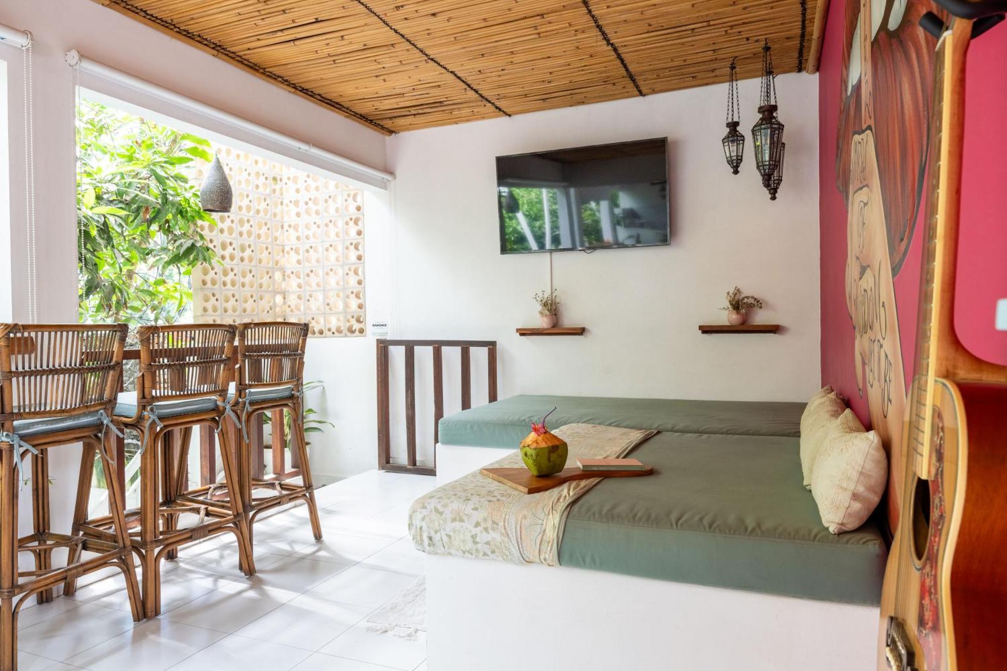 Hotel Naia Lombok à Kuta  Extérieur photo