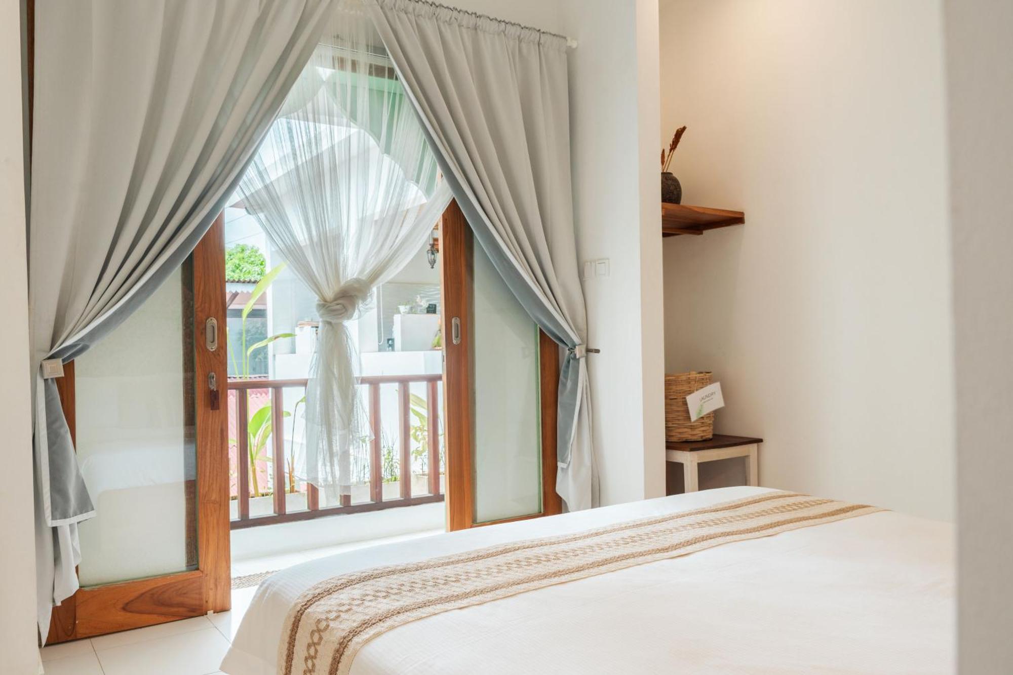 Hotel Naia Lombok à Kuta  Extérieur photo