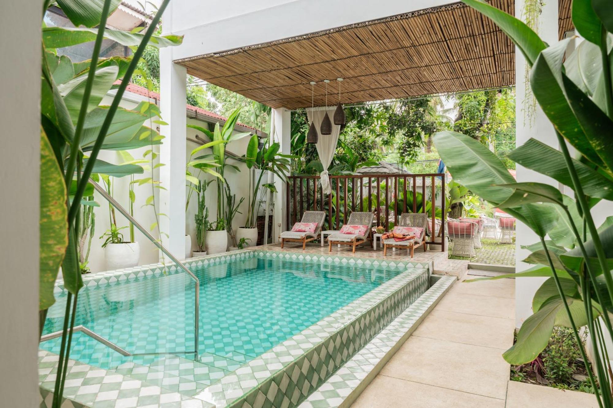 Hotel Naia Lombok à Kuta  Extérieur photo